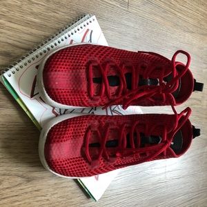 Jordan Shoes Size 6Y Color Red